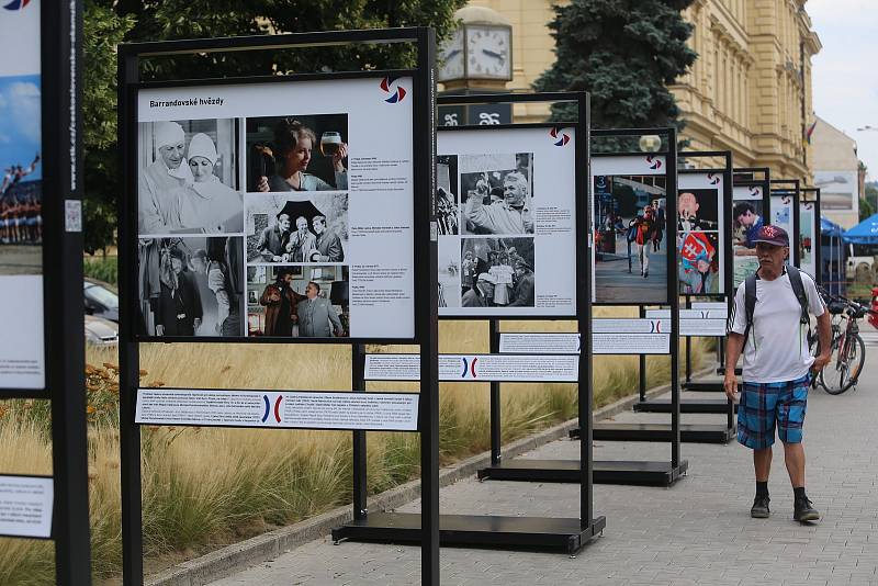 Letní filmová škola Uherské Hradiště 2022: Výstava Česko/slovenské okamžiky na Palackého náměstí