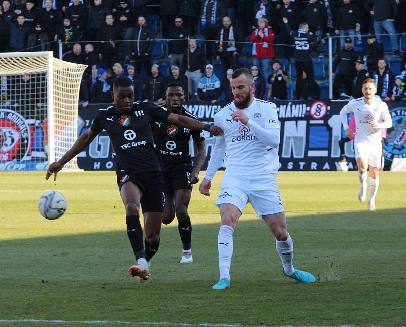 Fotbalisté Slovácka (bílé dresy) ve šlágru 25. kola FORTUNA:LIGY hráli s Baníkem Ostrava bez branek.