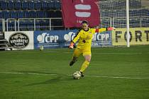 Fotbalistky Slovácka (bílé dresy) se v předehrávce 9. kole první ženské ligy utkaly s vedoucí Slavií Praha.