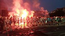 Rachejtle, dělobuchy, chorály - fanoušci 1. FC Slovácko se pokusili, při zápasu svého týmu s Fenerbachce Istanbul, rozpoutat na hradišťském Masarykově náměstí inferno.