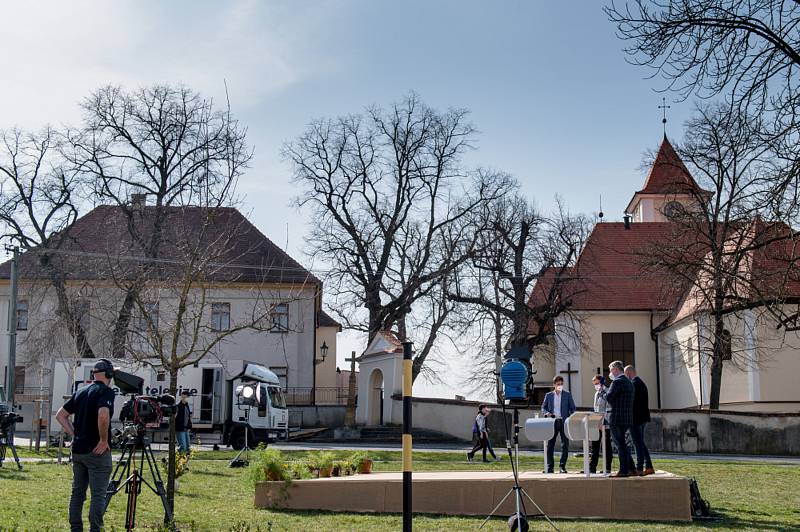 Slovácké Velikonoce na televizní obrazovce. Pořad Sečteno ČT vysílaný z Vlčnova.