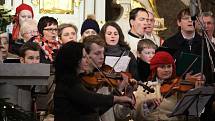 Nedělní odpoledne 4. ledna patřilo v kostele svatého Vavřince v Hluku tradičnímu novoročnímu koncertu. 