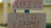 Proti vzniku americké radarové základny veřejně protestovali její odpůrci v Uherském Hradišti.