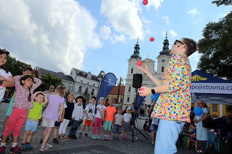 Magic festival 2018 v Uherském Hradišti. Kouzelné náměstí na Masarykově náměstí. Kouzelník Mišuge