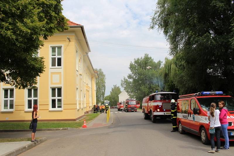 Nácvik záchranné akce v objektu základní školy se uskutečnil ve středu 25. června dopoledne v Horním Němčí. 