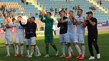 Fotbalisté Slovácka (bílé dresy) v 8. kole FORTUNA:LIGY  přehráli Zlín 3:0.