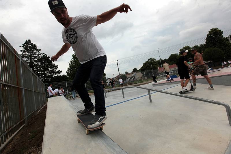 Skatepark v Uherském Hradišti slavnostně otevřeli v pátek 25. června 2021