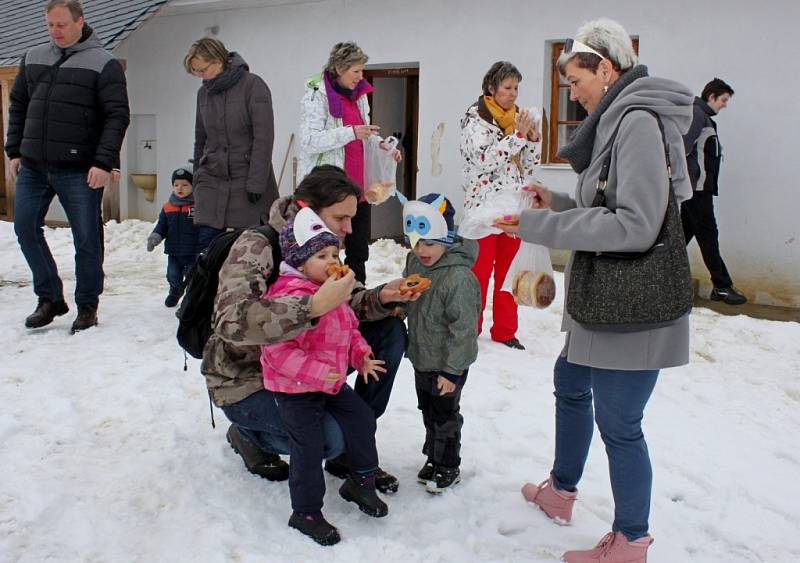 První akce letošního roku přilákala v sobotu stovky lidí do Muzea v přírodě Rochus na slováckou zabijačku a za masopustními tradicemi.