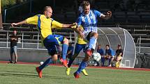 Fotbalisté Hluku (modrobílé dresy) v rámci letní přípravy přestříleli Brumov 6:3.