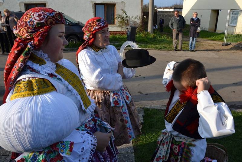 V Kněžpoli stárkovali zkušení folklorní harcovníci.