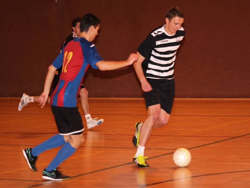 Futsalová Superfrankie liga: FC Efekt (v černobílém) – 4Fun_Team 1:2.