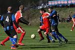 Fotbalisté vedoucích Osvětiman (červené dresy) v 18. kole krajské I. A třídy skupiny B porazili Šumice 2:0.