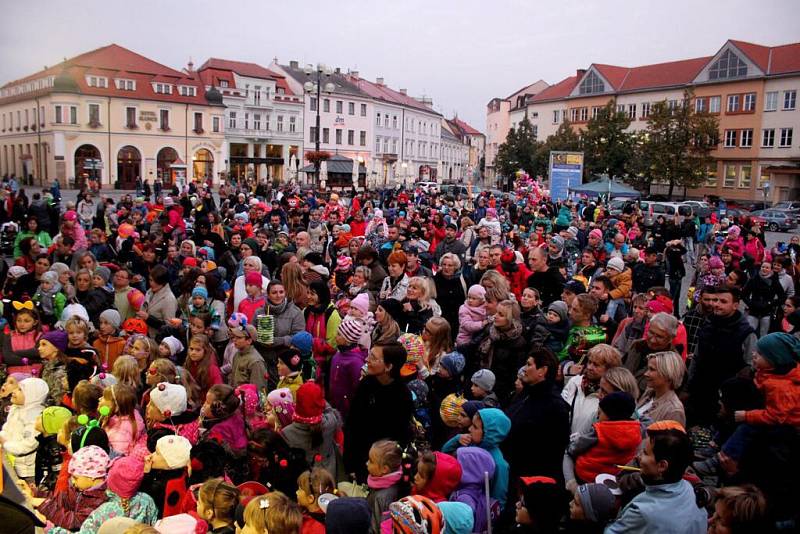 Lampionoví broučci prozářili Uherské Hradiště