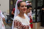 Dětský folklórní festival Kunovské léto zahájil ve čtvrtek 19. června průvod v ulicích Uherského Hradiště. 