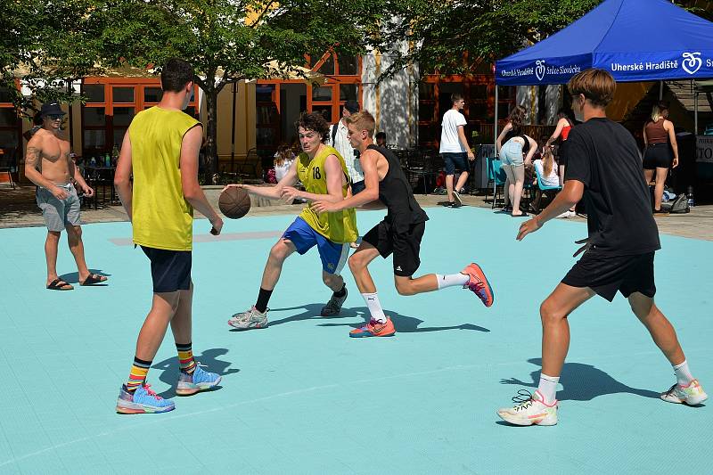 První den Slováckého léta byl na programu také Street dance, parkur a Streetball.