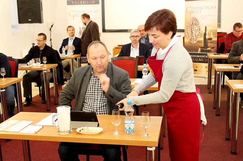 K hodnocení vín zasedli degustátoři v sále Velehradského domu svatých Cyrila a Metoděje.