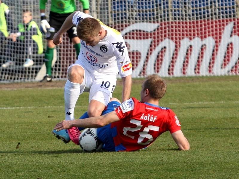 1. FC Slovácko - Plzeň. Zleva Stanislav Hofmann a Daniel Kolář.