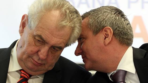 Miloš Zeman na krajské konferenci SPOZ v Panském dvoře v Kunovicích