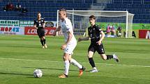 Fotbalisté Slovácka (bílé dresy) ve 2. kole skupiny o titul přivítalo na svém stadionu Baník Ostrava.