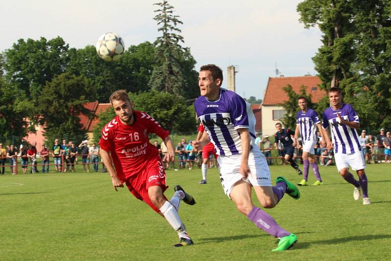 Uherský Brod - Hodonín 2:2 (0:1) Uherský Brod (v červeném).