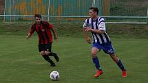 Fotbalisté Zlechova (červené dresy) prohráli ve 2. kole krajského poháru s Nedachlebicemi 1:2 na penalty.