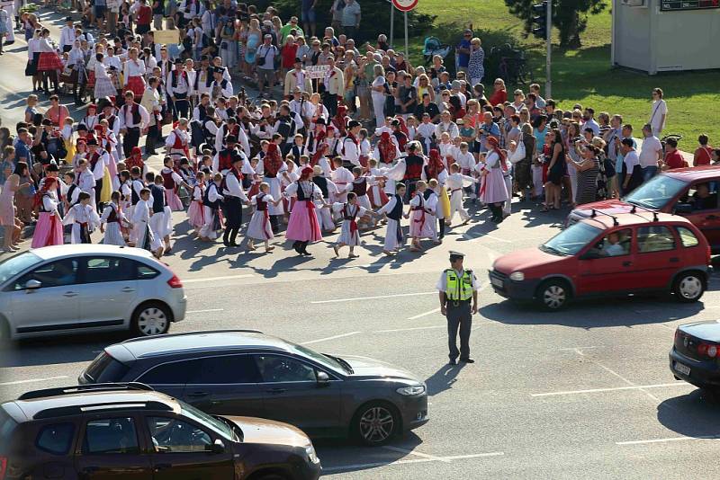 Slavnosti vína 2016 v Uherském Hradišti. Slavnostní průvod.