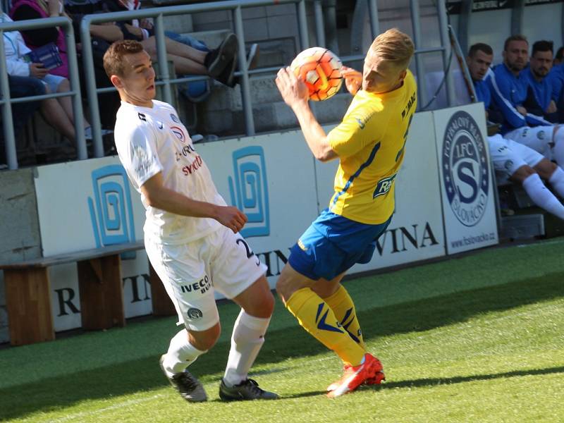 Synot Liga, 1. FC Slovácko - FC Fastav Zlín. Juraj Chvátal a Štěpán Koreš.