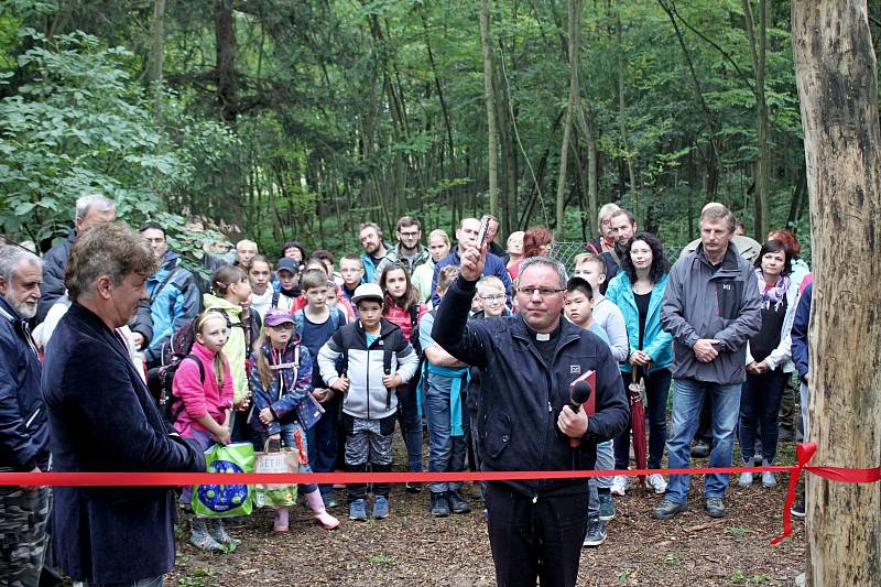 Po stopách lovců mamutů v Boršicích se vydali v pátek první návštěvníci.