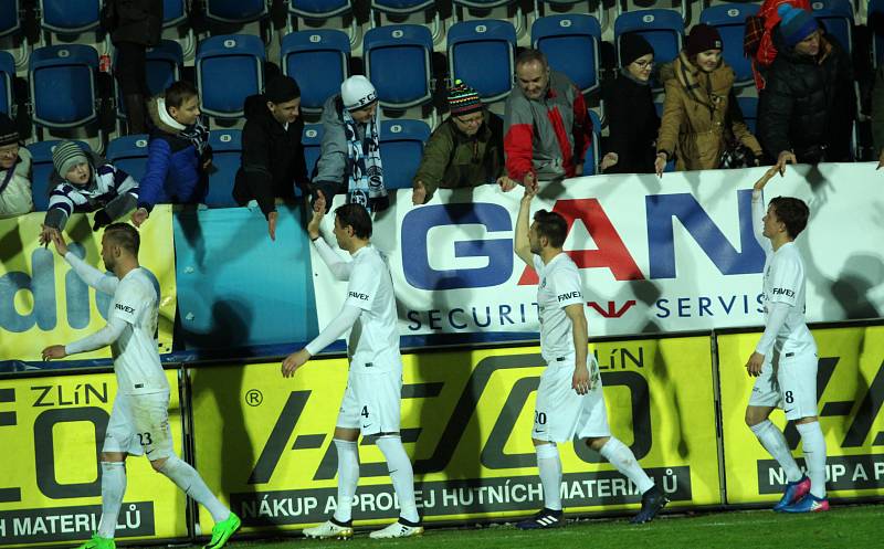 Fotbalisté 1. FC Slovácko (v bílém) porazili FK Mladá Boleslav 2:1.