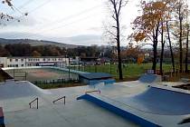 V pátek 28. října otevřou v Bojkovicích dlouho očekávaný skatepark s workoutovým hřištěm. Jeho nové umístění se nalézá vedle tamního fotbalového hřiště.
