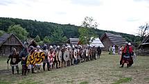 Členové historických skupin z Česka, Slovenska a Polska ukázali lidem, jak se žilo a pracovalo na Velké Moravě.