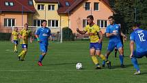 Fotbalisté Starého Města (žluté dresy) zdolali ve šlágru 4. kola I. B třídy sk. C domácí Ořechov 4:0.