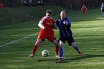 Fotbalisté vedoucích Osvětiman (červené dresy) v 18. kole krajské I. A třídy skupiny B porazili Šumice 2:0.