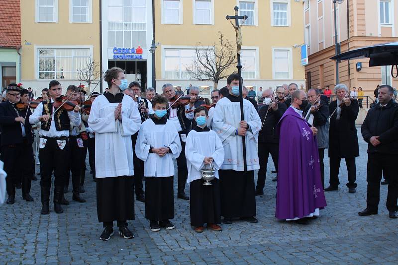 Pohřeb Lubomíra Málka v uherskobrodském farním kostele Neposkvrněného početí Panny Marie