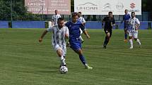 Fotbalisté Kunovic (modré dresy) prohráli v prvním zápase nové sezony doma s Těšnovicemi 0:3.