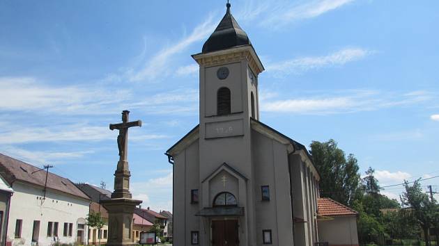 Babice se staly Vesnicí roku 2015 ve Zlínském kraji. Kostel.