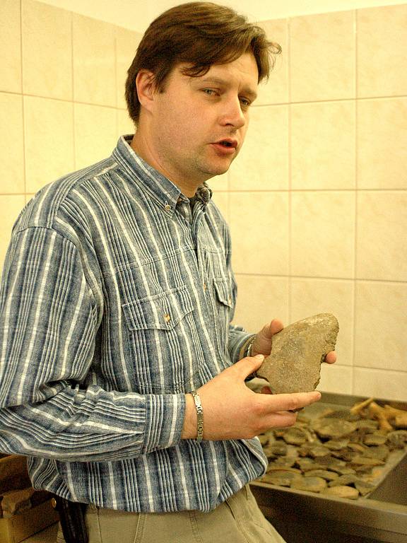 Střepy z keltského naleziště ze 3. století př. n. l. zkoumají archeologové Slováckého muzea.