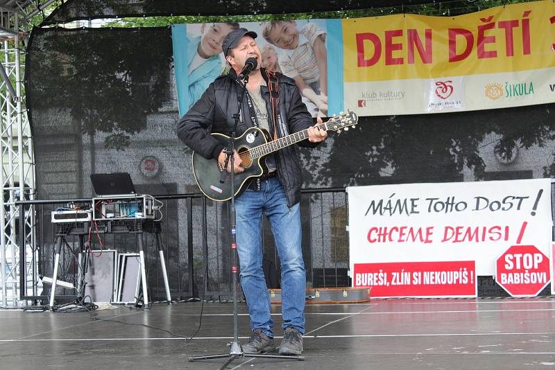 Demonstrace v Uherském Hradišti za nezávislost justice - 28. května 2019