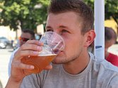 Na premiérovém ročníku Hradišťského piváku testoval pivovar Jarošov dva druhy ležáků. Návštěvníci svými hlasy rozhodovali, který se nakonec bude vařit.