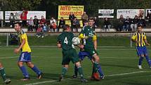 Fotbalisté Nivnice (zelené dresy) v 10. kole krajské I. A třídy skupiny B doma zdolali Buchlovice 2:0.