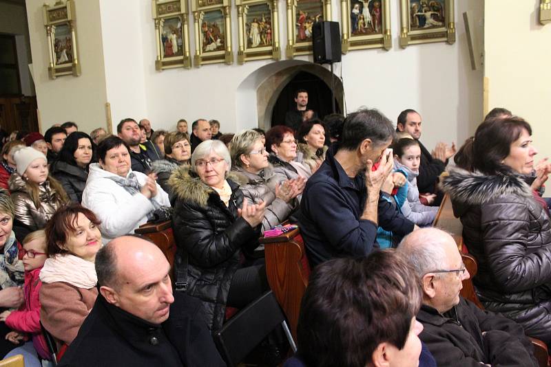 Jiří Pavlica s Hradišťanem odehráli v sobotu 6. ledna ve Vlčnově Vánoční koncert.