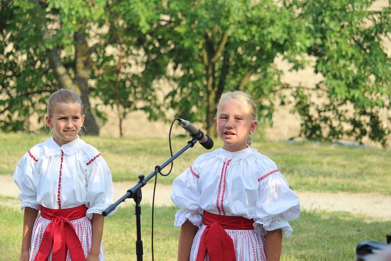Na svatojakubské hody ve Vlčnově opět rozezněly areál Vlčnovských búd zpěvné hlasy folklorních sborů.