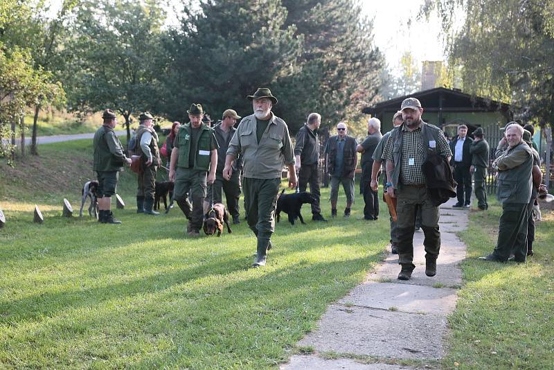 Zkoušky ohařů a malých plemen v Ostrožské Lhotě.