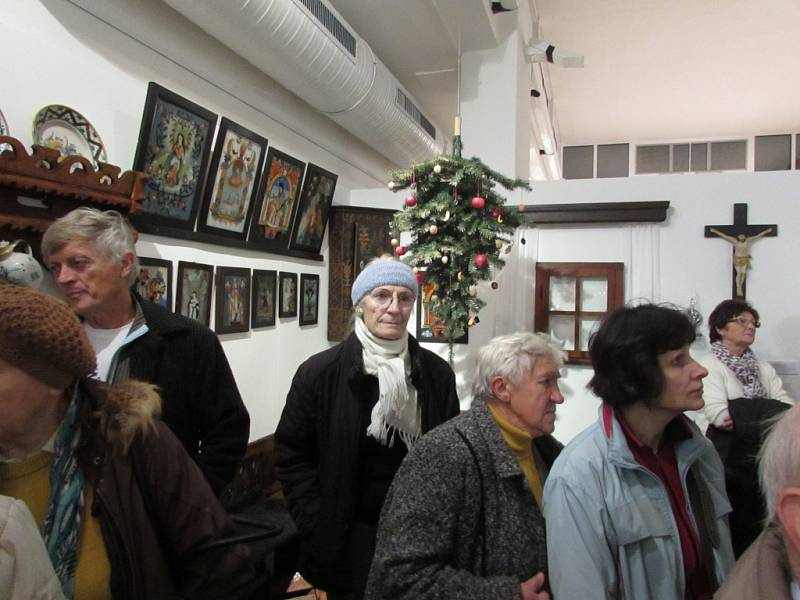 Slovácké muzeum v Uherském Hradišti ve čtvrtek 20. listopadu zahájilo výstavu Stromečku ustroj se, je Štědrý den. 