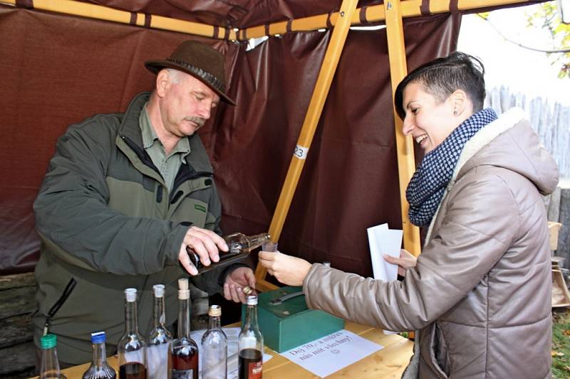 VEPŘOVÉ HODY. Speciality z pašíků přilákaly na akci Přivírání skanzenu 900 lidí. 