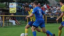 Fotbalisté Starého Města (žluté dresy) zdolali ve šlágru 4. kola I. B třídy sk. C domácí Ořechov 4:0.