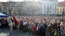 Žehnání svatomartinských vín na náměstí v Uherském Hradišti.