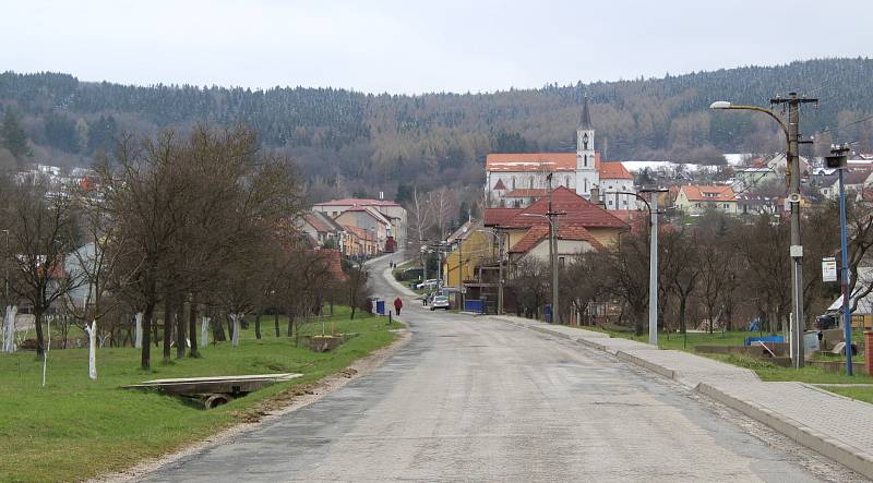 Prohlídka Březové, vesnice pod Velkým Lopeníkem na moravsko-slovenském pomezí.