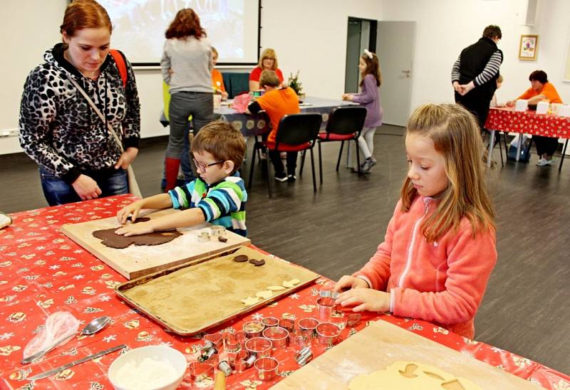 Dům dětí a mládeže Šikula Uherské Hradiště připravil pro malé i dospělé návštěvníky Klubu kultury 21. ročník Ježíškových dílniček.