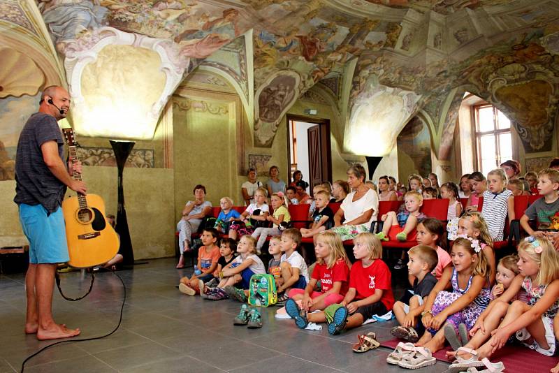  MŠE I ZÁBAVA. Už potřinácté uspořádala Matice velehradská k oslavě Panny Marie Nanebevzaté matiční pouť.